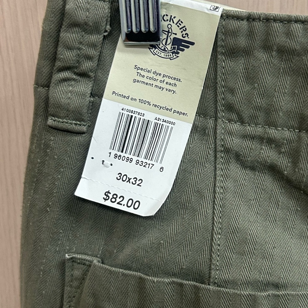 Dockers Men's Cargo Pants in Olive - Picture 5 of 8